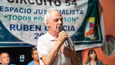 Rubén García, con los papeles y el jingle listos para presentar la lista en Rawson Rubén García, con los papeles y el jingle listos para presentar la lista en Rawson