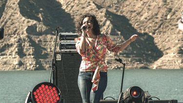 Atención ellas: inscriben para concurso de mujeres solistas o bandas de mujeres con importantes premios