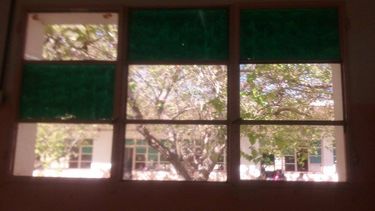 Padres reclaman por el mal estado de una escuela en Trinidad