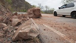 Por un derrumbe, interrumpido la RN 150 entre Jáchal- Rodeo