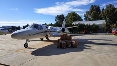 Todo lo que se sabe sobre el vuelo sanitario de la polémica: tripulantes e hisopados negativos Todo lo que se sabe sobre el vuelo sanitario de la polémica: tripulantes e hisopados negativos
