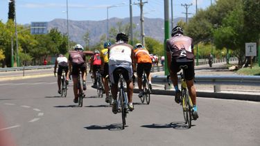 Los amantes del ciclismo, entre el furor actual y el pedido de una pacífica convivencia vehicular