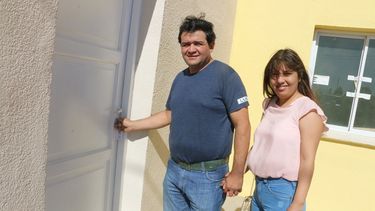 Tras 10 años de espera les adjudicaron su casa