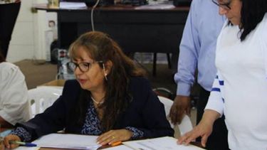 Educación: personal administrativo contratado debe presentar factura de enero 2023