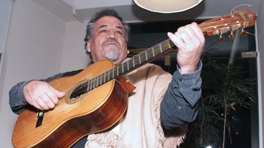 Piden cadenas de oración para un reconocido artista sanjuanino que lucha por su vida