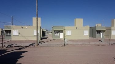 Vecinos de un barrio rawsino denuncian que se les corta el agua por horas en plena ola de calor