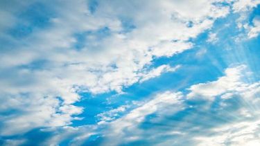 Un 25 de Mayo con máxima de 15º y alerta por vientos intensos