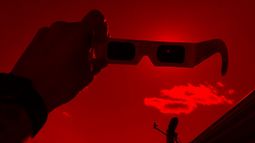 ¿Dónde se consiguen los lentes para ver el eclipse solar?