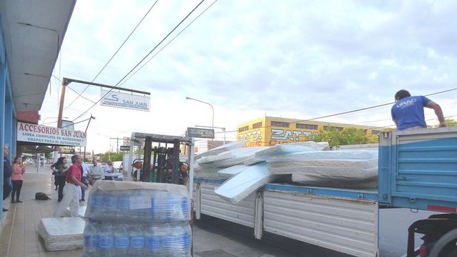 Partieron tres camiones con ayuda para el Litoral