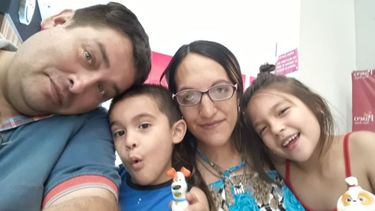 La curiosa historia de dos sanjuaninos que buscan adoptar dos abuelos La curiosa historia de dos sanjuaninos que buscan adoptar dos abuelos