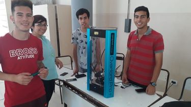 Los genios de Caucete volvieron de EEUU y la escuela recibió equipamiento