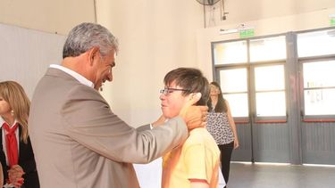 Entregaron anteojos, DNI y elementos deportivos a los alumnos