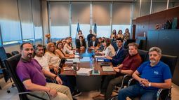 El Gobierno de San Juan mejoró su propuesta y los gremios docentes consultarán a las bases El Gobierno de San Juan mejoró su propuesta y los gremios docentes consultarán a las bases