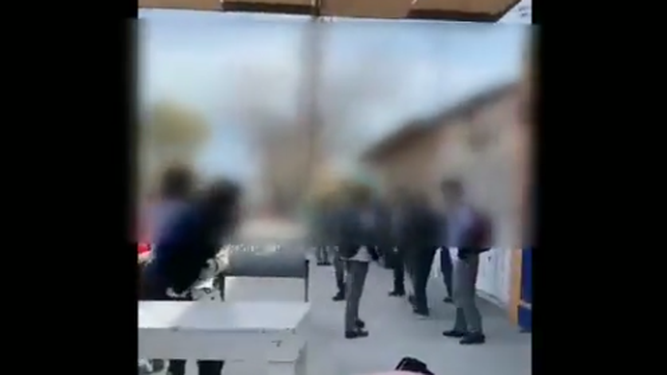 Video: alumnos de un colegio top de San Juan, escrachados a las trompadas