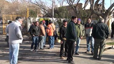 Cortan la calle en reclamo de un plus