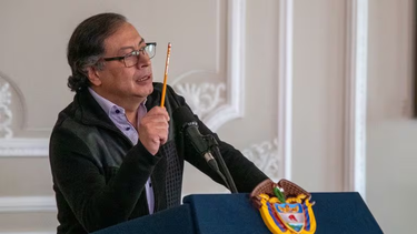 La política colombiana, dividida ante la reacción de Petro a los insultos de Milei