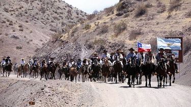 Cómo es la cabalgata chilena en honor a la Difunta Correa