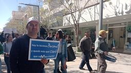 Al grito de sueldo digno, trabajadores telefónicos marcharon por la ciudad