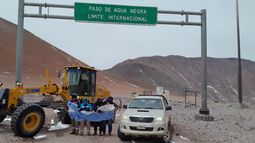 La semana pasada, trabajadores de la Dirección Nacional de Vialidad lograron llegar al límite con las tareas de despeje en el Paso de Agua Negra.
