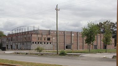 Jáchal: Se firmó el convenio para terminar el polideportivo de la discordia