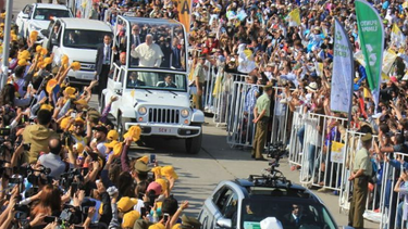 El día de la misa en el Parque O’Higgin, ante más de 400 mil personas
