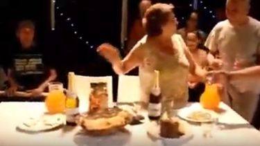 El video viral de los abuelos del Eva Duarte que invita a visitarlos en Nochebuena