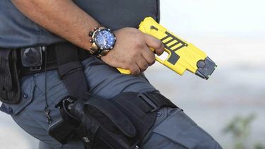 Los sanjuaninos dieron su dictamen por el uso de pistolas eléctricas: ¿qué dijeron?