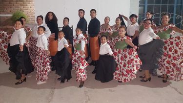 Los integrantes de la Academia La Forestal, en la antesala de una presentación.