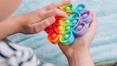 Los pop it forman parte de los conocidos como fidget toys o juguetes antiestrés son de los más económicos del mercado.&nbsp;