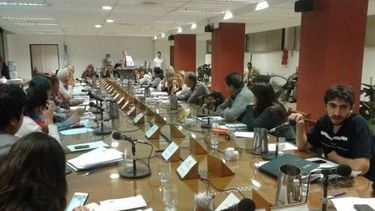 Repasá las propuestas de las demás facultadesQué harán sector por sector los candidatos de IngenieríaArquitectura: el único candidato informa su plataforma de gobiernoTres temas y ping-pong de propuestas de los candidatos de SocialesLos candidatos de