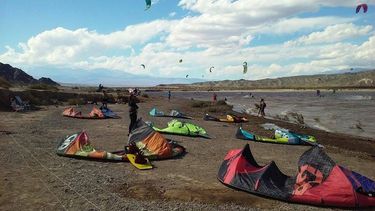 El dique Cuesta del Viento, a pleno en el verano