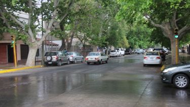 Al mediodía la lluvia sorprendió a los sanjuaninos, y hasta granizó
