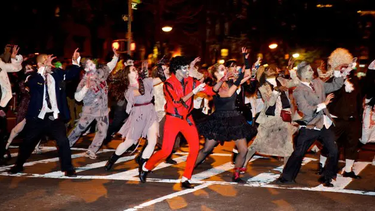 Un clásico de Michael Jackson copó las calles de New York durante el desfile de Halloween