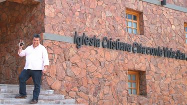 El pastor cegetista y peronista que quiere fundar una escuela