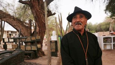 Gaspar Escudero, el cantor que interpretó Vallecito frente a la tumba de Buenaventura Luna.