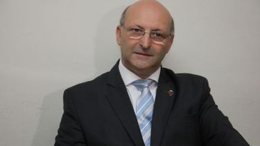 Un grupo de abogados impulsa la reelección del presidente del Foro