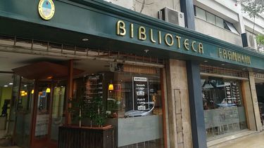 Libros en cuarentena: el curioso protocolo sanitario de la Biblioteca Franklin