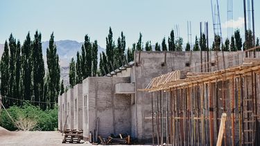 Con la obra pública como dinamizadora de la economía, San Juan continúa fortaleciendo la infraestructura sanitaria.