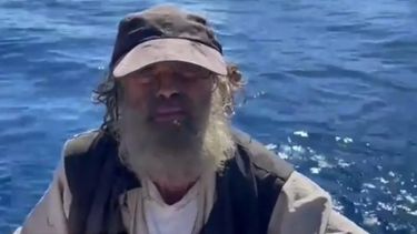 El marinero australiano estaba junto a su perra Bella.