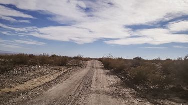 Mejoran el camino a un importante punto religioso en Angaco