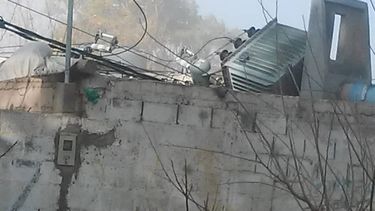 El fuerte viento derribó un transformador en Pocito y generó desesperación en vecinos