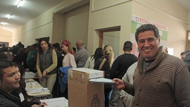 Votó Carlos Mañé y denunció faltas de boletas