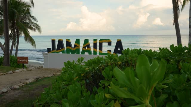 Jamaica quiere dejar de ser una joya más en la corona británica