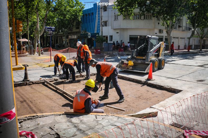 La Avenida Córdoba es una de las más usadas de la ciudad y estaba muy deteriorada.