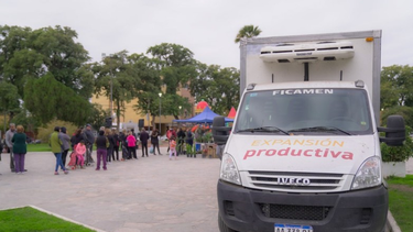 El camión de frutas y verduras estará visitando un importante departamento esta semana