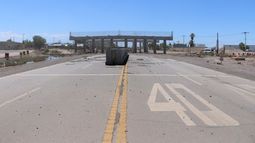 Pánico en Ruta 40 y Calle 6: una retroexcavadora rompió un caño madre de gas