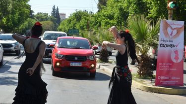 ¿Qué hacían unas bailadoras de flamenco en Urquiza y Libertador?