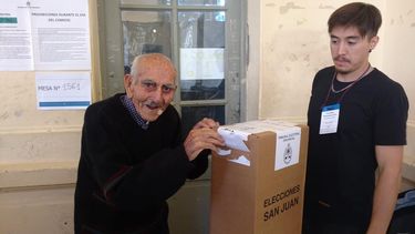 Don Sixto, el jachallero que con 96 años todavía elige votar