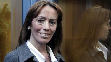 Ternada en San Juan, le cuestionan que trabaja en Mendoza y ahora se postula en esa provincia