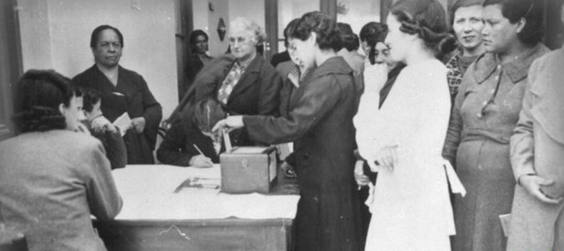 El primer voto femenino en la Argentina se dio el 8 de abril de 1928 San Juan, luego de que se modificara la constitución provincial en 1927 durante el gobierno de Aldo Cantoni.